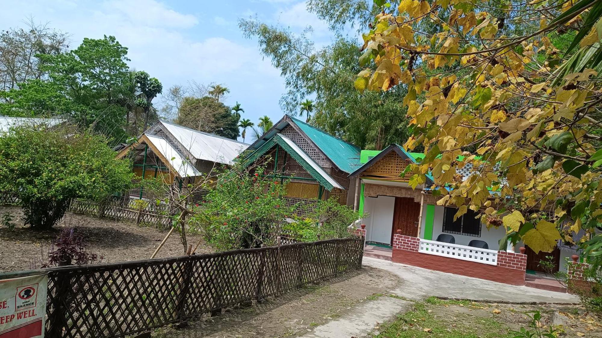 Jyoti Home Bamboo Garden Lodge Majuli Exterior foto